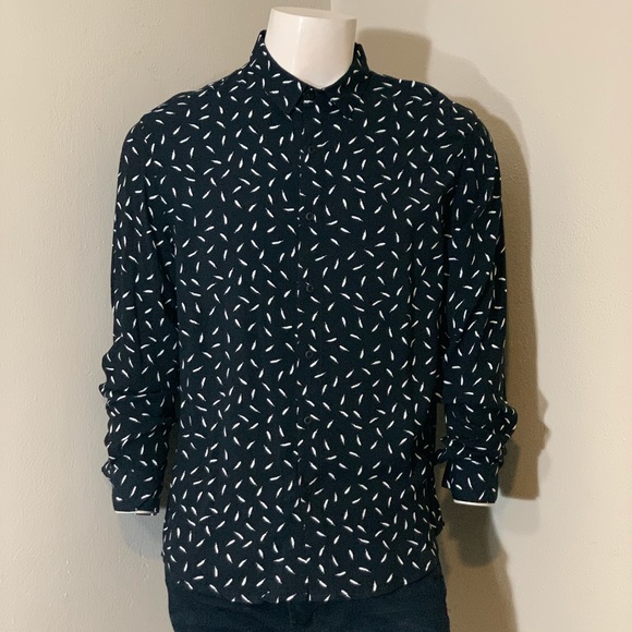 Forever 21 Men’s Feather Print Long Sleeve Shirt - Picture 2 of 9